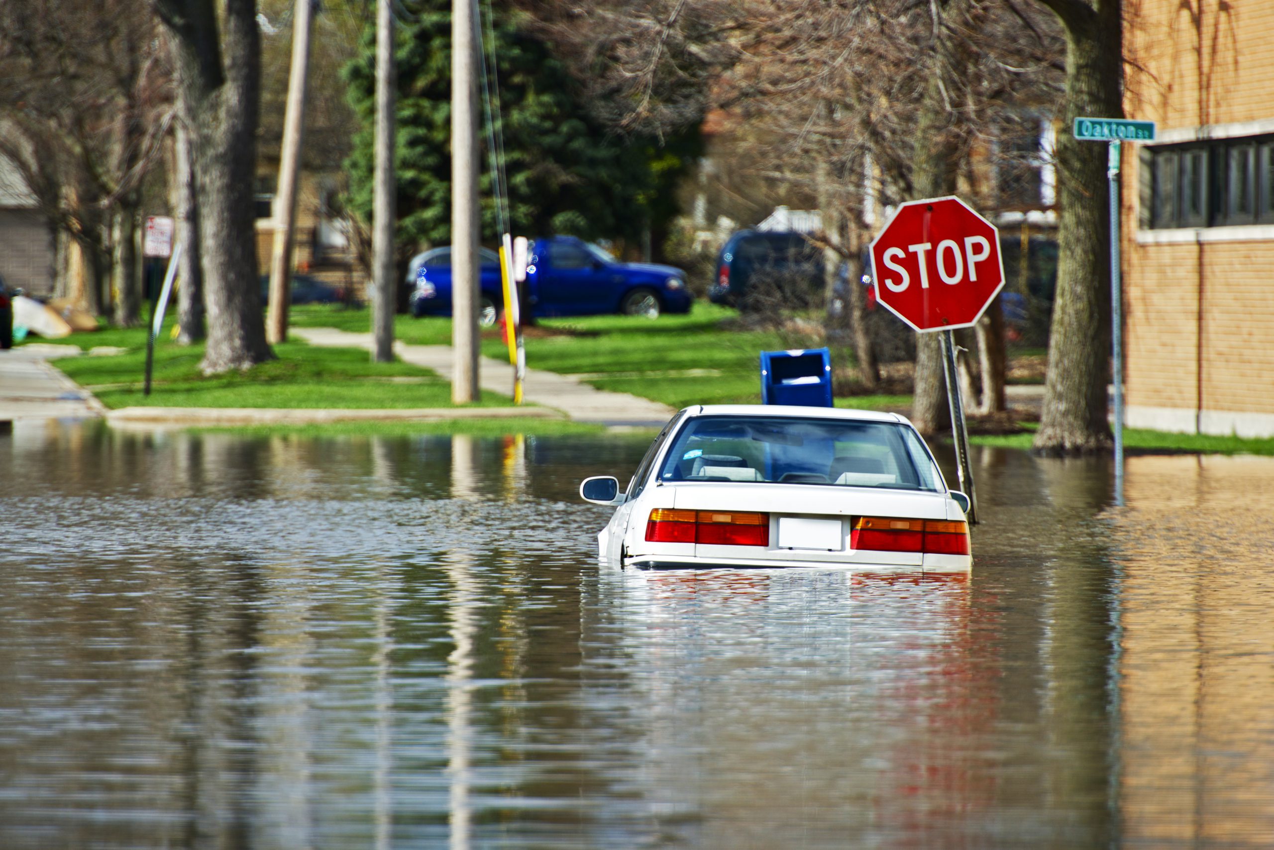 seguro auto cubre inundaciones portada