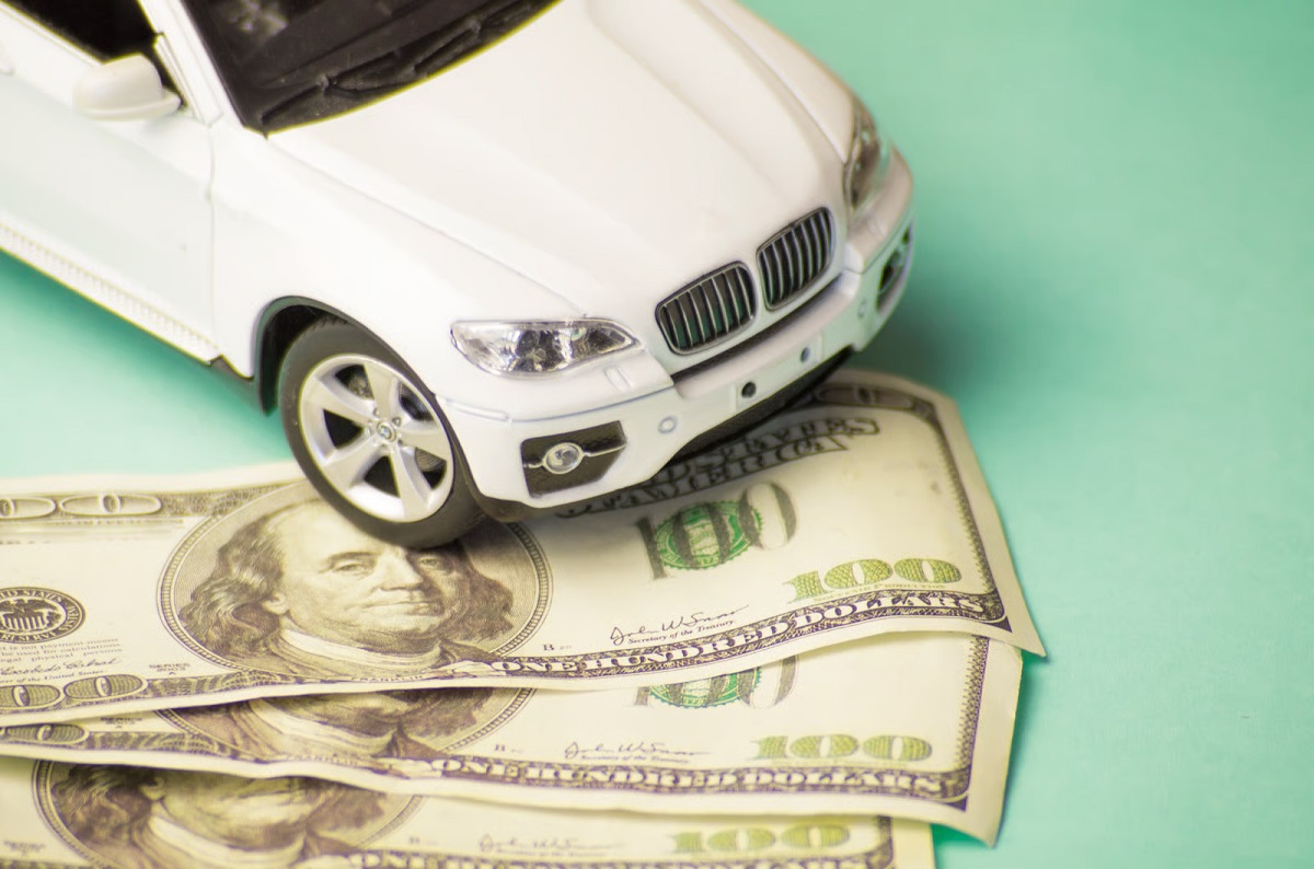 Portada-como-bajar-el-precio-de-tu-seguro-de-auto-en-miami